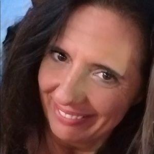 Meet your Posher, Debra